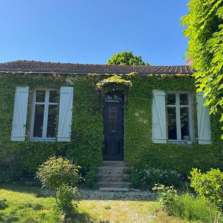 Cottage-Saint Laurent Sur Sevre Экстерьер фото